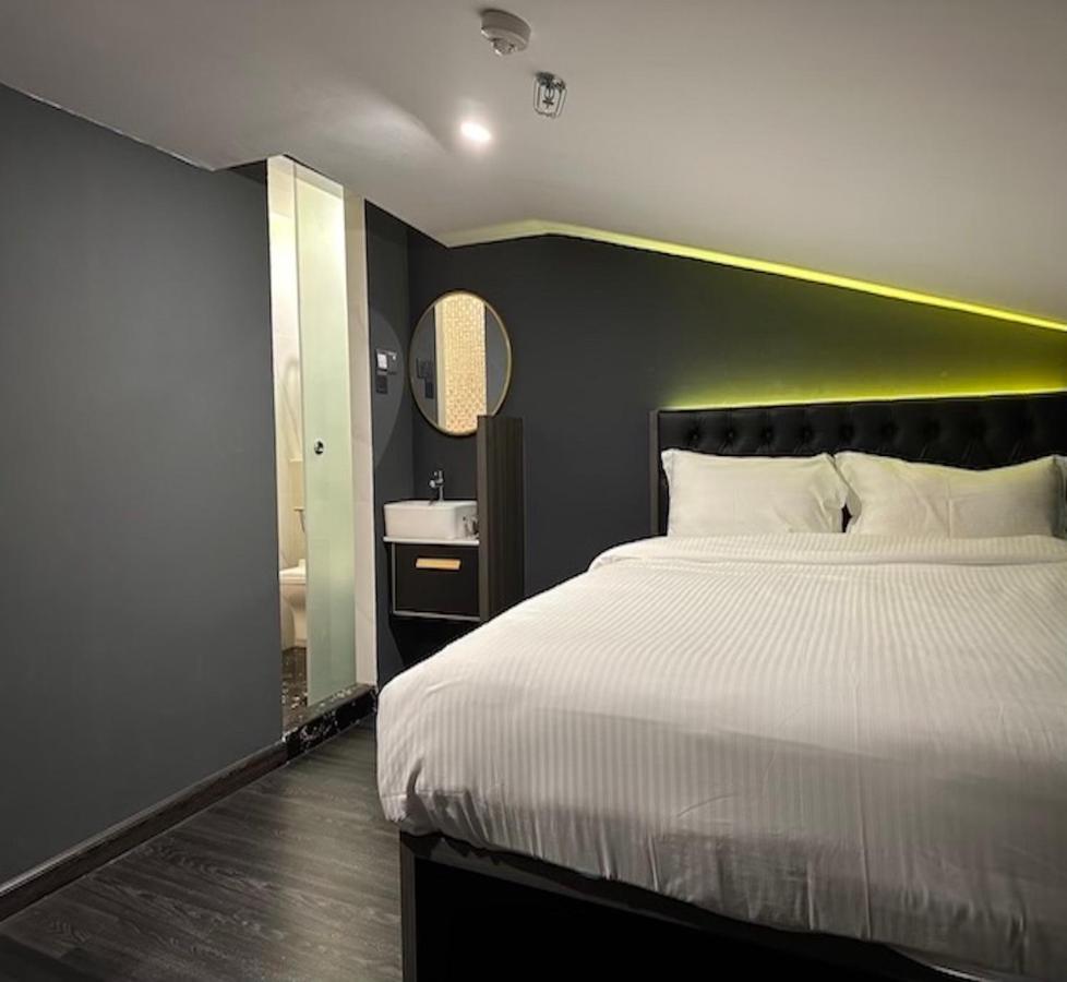 Hotel Jjh - Newly Opened Near Bugis Singapura Luaran gambar